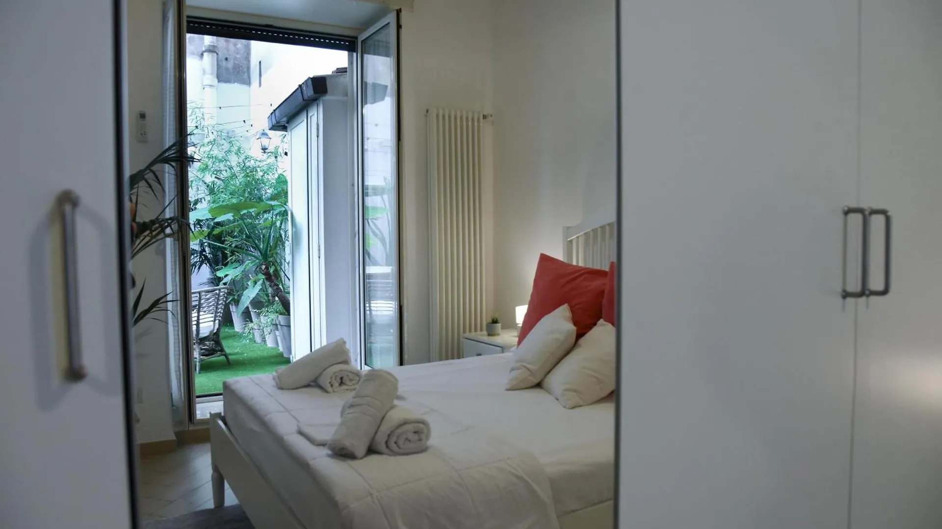Jama Maison Garden Naples Apartment